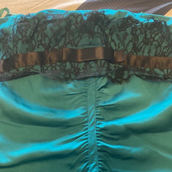 Ladies BCBG silky dress - Picture 2 of 8